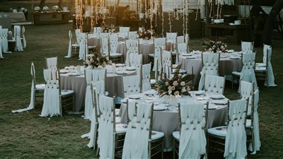 مشروع تأجير لوازم المناسبات مثل الكراسي والطاولات