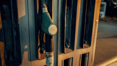 النفط يتجه نحو أكبر خسارة أسبوعية منذ أكثر من ثلاثة أشهر