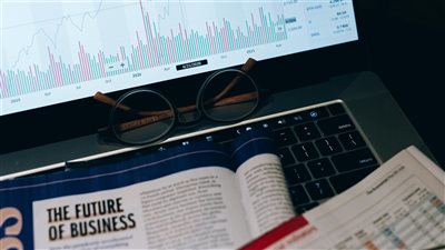 إطالة الإغلاق الحكومي في الولايات المتحدة تضاعف المخاطر في الأسواق