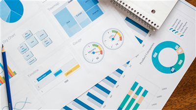 تحركات الاقتصاد الكلي والملاذات الآمنة توازن بين النفط والذهب والأسهم