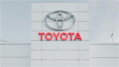 تويوتا تسجل مبيعات قوية في الولايات المتحدة واقتراب السيارات الكهربائية من نصف حجم المبيعات