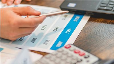 وول ستريت تتوقف قبل إعلان الفيدرالي: إشارات مختلطة بينما ينتظر المستثمرون دلائل على أسعار الفائدة