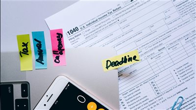 ماكورميك تتجاوز توقعات الربع الثالث لكنها تخفّض توقعات الأرباح السنوية وسط ضغوط الرسوم الجمركية