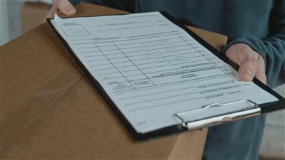 تباطؤ قطاع الخدمات البريطاني إلى أدنى مستوى خلال خمسة أشهر وسط ضبابية الموازنة