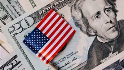 الأسواق الأميركية تتعرض لصدمة عنيفة بعد تهديد ترامب بفرض رسوم 100٪ على الصين