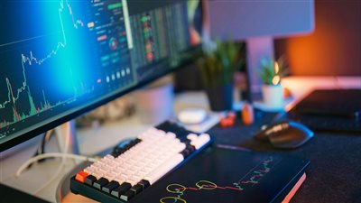 إطلاق مؤشر S&P Digital Markets 50 الهجين بين العملات المشفّرة والأسهم: خطوة جديدة في عالم الاستثمار الرقمي