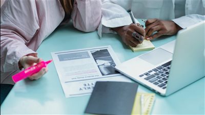 مشروع كتابة المحتوى والمقالات وخدمات CV أونلاين