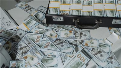 وول ستريت ومؤشر فوتسي 100 يسجلان مستويات قياسية بعد تقرير التضخم الأميركي الذي عزز آمال خفض الفائدة