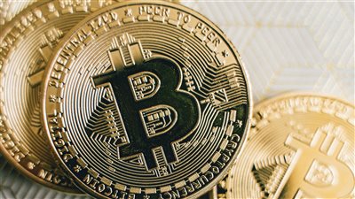 استقرار عملة بيتكوين بعد اضطرابات أكتوبر: تصفيات المشتقات تحدد ملامح الشهر