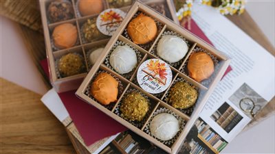 مشروع بيع الحلويات الشعبية بلمسة عصرية وتعبئة فاخرة