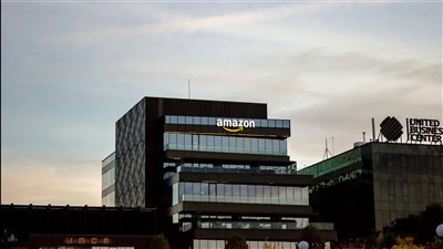 توقعات أمازون القوية تُنهي أكتوبر بموجة صعود في وول ستريت