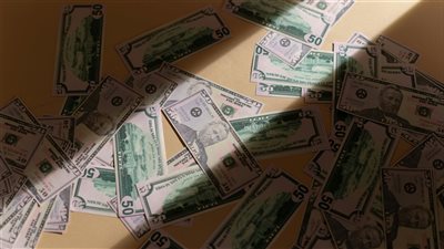 بيركشاير هاثاواي تسجل قفزة في الأرباح التشغيلية وتراكمًا قياسيًا في السيولة