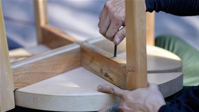 صيانة وترميم الأثاث الخشبي في المنازل