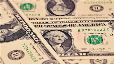 المحكمة العليا الأمريكية تنظر في قضية صلاحيات فرض الرسوم الجمركية وسط تذبذب في الأسواق