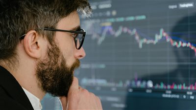 الصبر يُؤتي ثماره: لماذا يُعدّ انتظار الفرصة المناسبة قوة خارقة في التداول