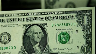 النفط والسلع الأساسية تحافظ على تماسك محدود لكن غياب الزخم يكشف شكوكاً عالمية أعمق