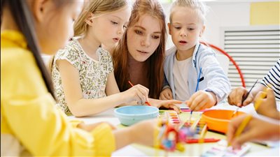 مركز صغير لتعليم الرسم والفنون للأطفال