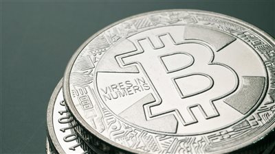 قد تواجه الأسواق العالمية خطر فقاعة ثلاثية: الذكاء الاصطناعي والعملات المشفّرة والديون السيادية