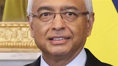رئيس وزراء موريشيوس يطلب من محافظ البنك المركزي الاستقالة: ما الذي يحدث؟
