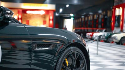 المملكة المتحدة: تباطؤ القطاع الخاص يصل إلى أدنى مستوى منذ أربعة أشهر مع تفاقم أزمة التصنيع بسبب توقف JLR