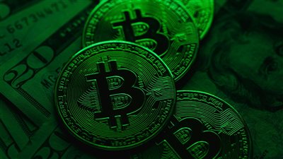 بيتكوين يحافظ على استقراره بالقرب من 111,000 دولار وسط حالة من الحذر في السوق