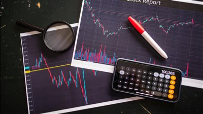 المتوسطات المتحركة ببساطة: كيف تكتشف الاتجاهات مثل المحترفين