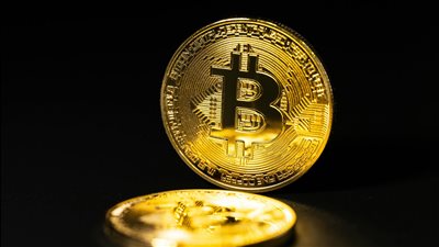 400 مليار دولار تتبخّر من سوق العملات المشفّرة خلال أسبوع مع انهيار بيتكوين