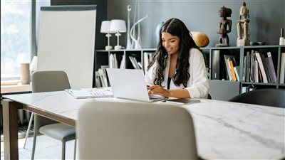 الأسهم الآسيوية تُنهي نوفمبر القاسي بنبرة أكثر استقراراً مع وصول احتمالات خفض الفائدة الأميركية إلى 85%