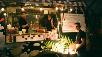 مطبخ سحابي متخصص في الوجبات الليلية للطلاب والموظفين