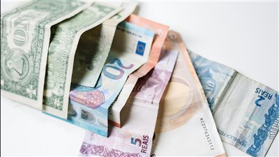 الأصول المرتبطة بالحرب تقفز بعد مبادرة السلام المدعومة أميركياً: انتعاش في الأصول الروسية وصعود سندات أوكرانيا