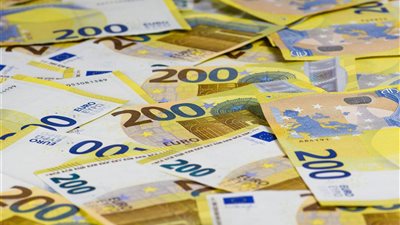 تراجع المصانع في منطقة اليورو: مؤشر PMI ينخفض إلى ما دون 50 وأسرع وتيرة لخفض الوظائف منذ سبعة أشهر