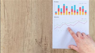 خفض توقعات نمو اقتصاد المملكة المتحدة لعام 2026 مع تدهور آفاق التوظيف: وانهيار صفقة بنية تحتية يربك الأسواق