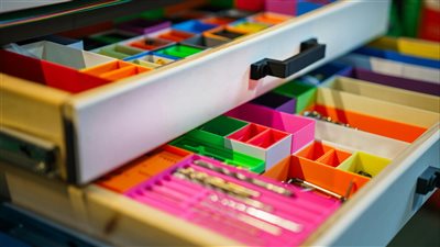 مشروع تنظيم وترتيب مساحات التخزين في المنازل والمكاتب