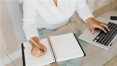 متجر إلكتروني متخصص في دفاتر وأدوات تنظيم الوقت والتخطيط اليومي