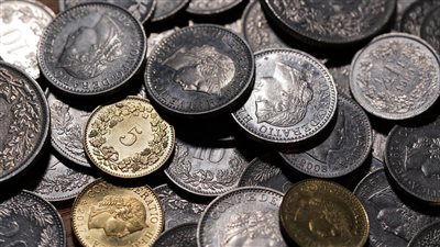 فرنسا تخفّض توقعات النمو مع تراجع غير متوقع في الطلب المحلي