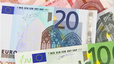 مسؤولو البنك المركزي الأوروبي يدفعون بتوقعات خفض الفائدة المبكر إلى الخلف بعد أحدث إشارات التضخم