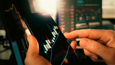 إعادة ضبط الاستراتيجية: متى تتوقف وتعيد التفكير وتبني نهجك من جديد