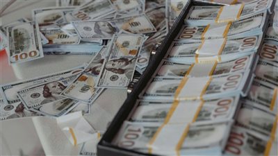 مزادات سندات الخزانة الأمريكية تشير إلى تحول مع مطالبة المستثمرين بعوائد أعلى