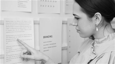 خدمة إعداد حقيبة بداية مشروع لرواد الأعمال الجدد من ملفات وأفكار وأدوات