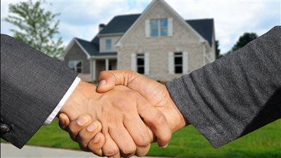 تراجع أسعار العقارات التجارية مع تحسن أحجام الصفقات وبدء عملية إعادة التسعير